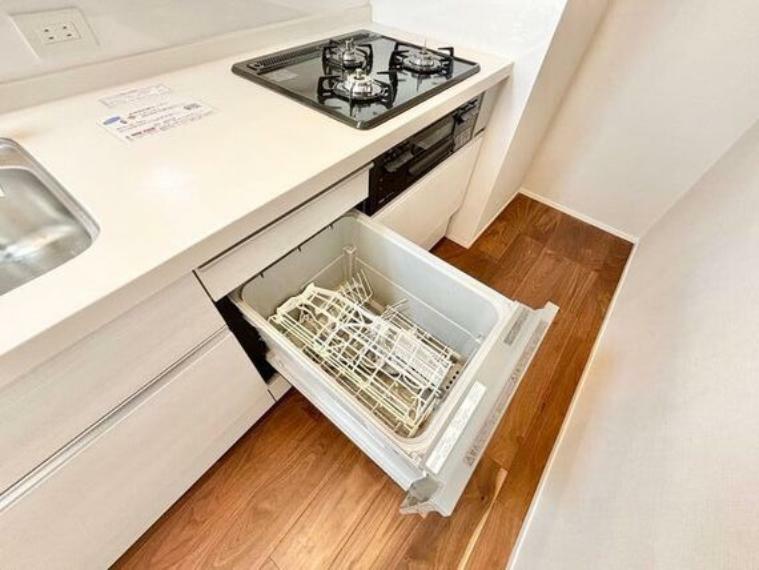 食器を洗っている間にお掃除など、様々なシーンで家事の時短に役立つ食洗機。