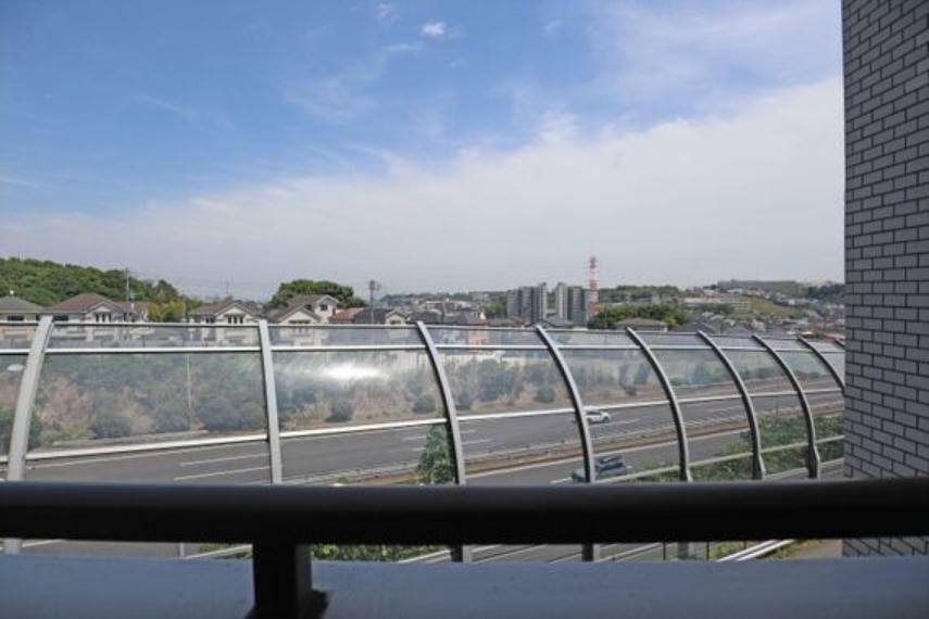バルコニーからの眺め（南西方向）［2024年5月24日撮影］