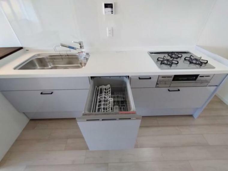 食洗機付きで収納力のあるシステムキッチンです！