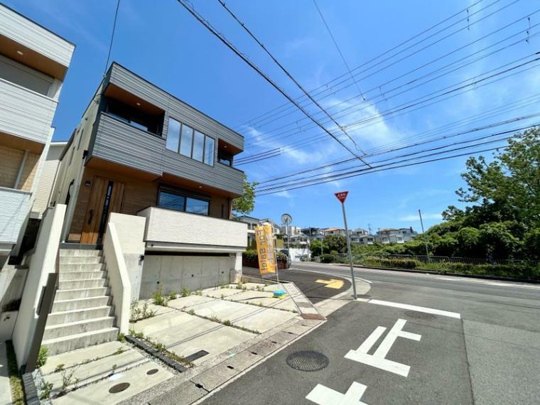 周辺施設も多く、お子様の通園通学も安心できる好立地！