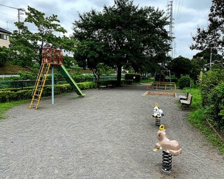 【公園】小山中村公園まで1778m
