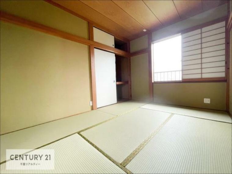日本人の心感じる「和」の空間。井草の香り漂う空間は癒しのひと時を演出してくれます！リラックス効果があるので快適に過ごせそうです。