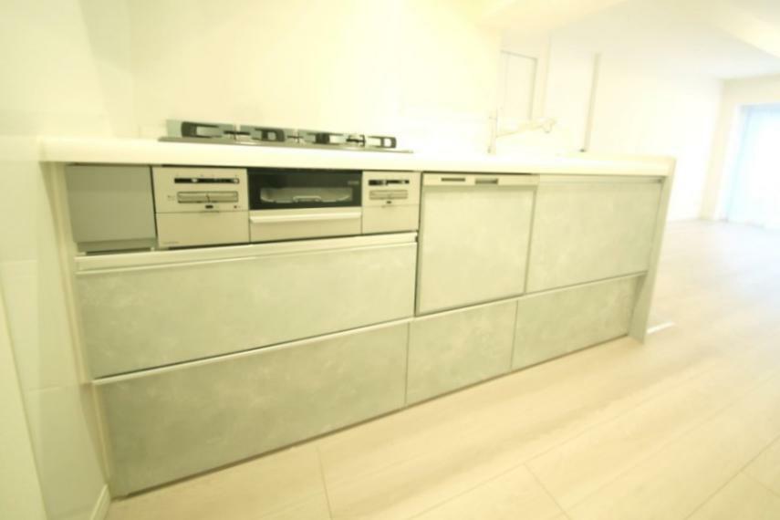 食器洗い乾燥機付きのシステムキッチンで、家事がはかどります！