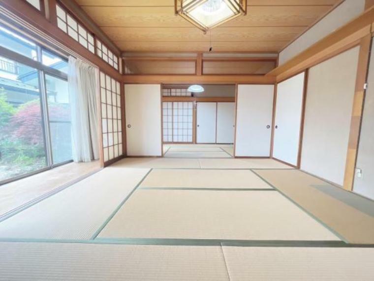 和室に続く縁側は日本らしい雰囲気を感じることが出来ます。