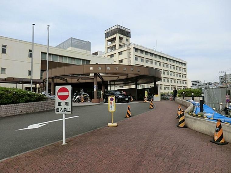 国家公務員共済組合連合会横浜南共済病院（内科、小児科、循環器科、外科、産婦人科などの診療科がある総合病院。健康診断などの受付も行っています。）