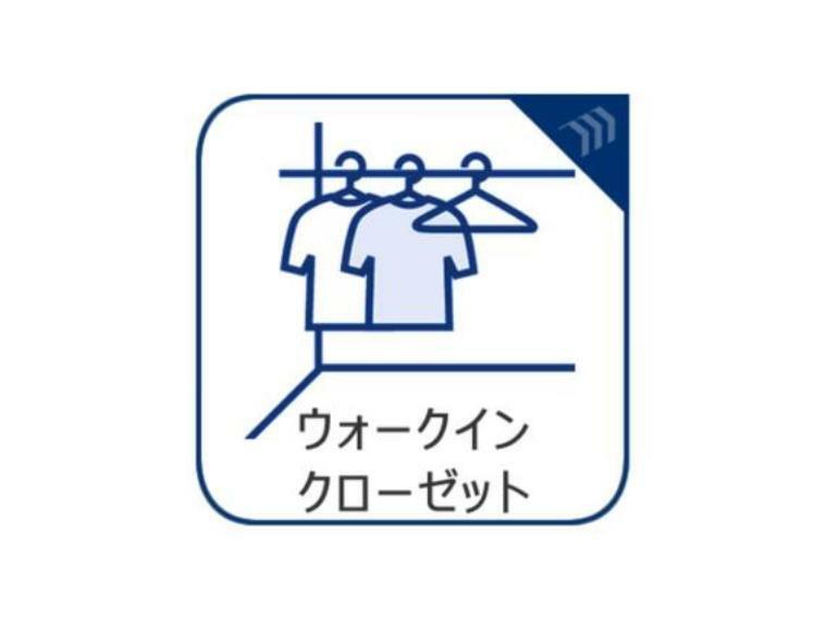 ウォークインクローゼットは洋服だけでなく、帽子や鞄などの小物もまとめて収納できるのが嬉しいですよね。