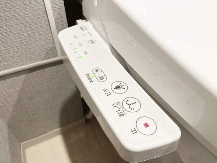 ■トイレは温水洗浄機能付き暖房便座採用！脱臭機能もついています！