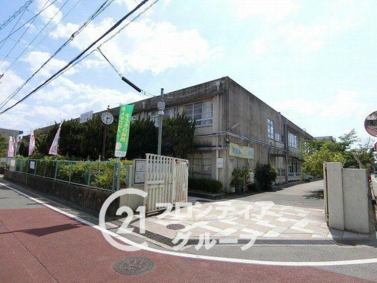 寝屋川市立第三中学校 徒歩11分。