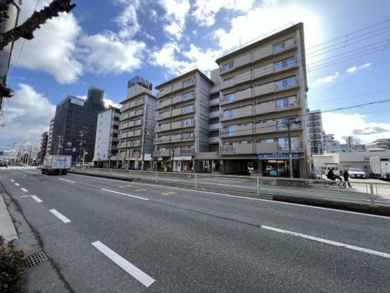阪急神戸線「十三」駅より徒歩14分に立地のマンションです！