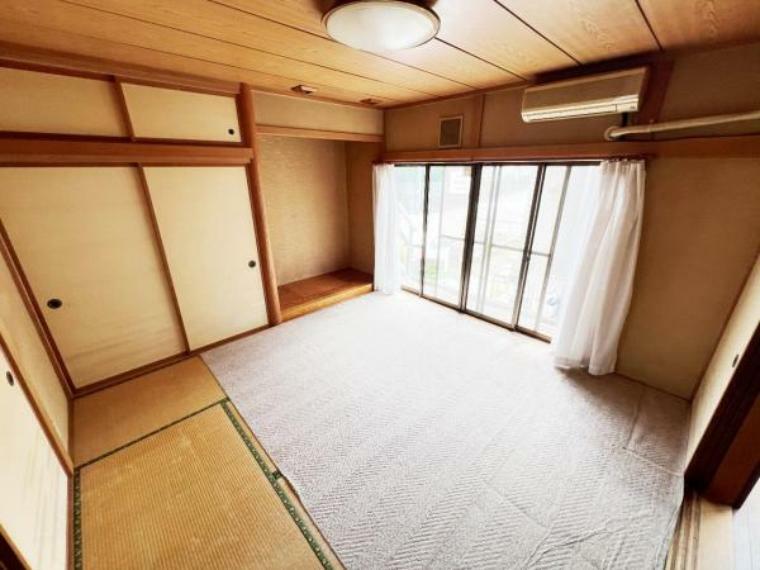 和室スペースです。畳のお部屋は寛げる空間ですね。