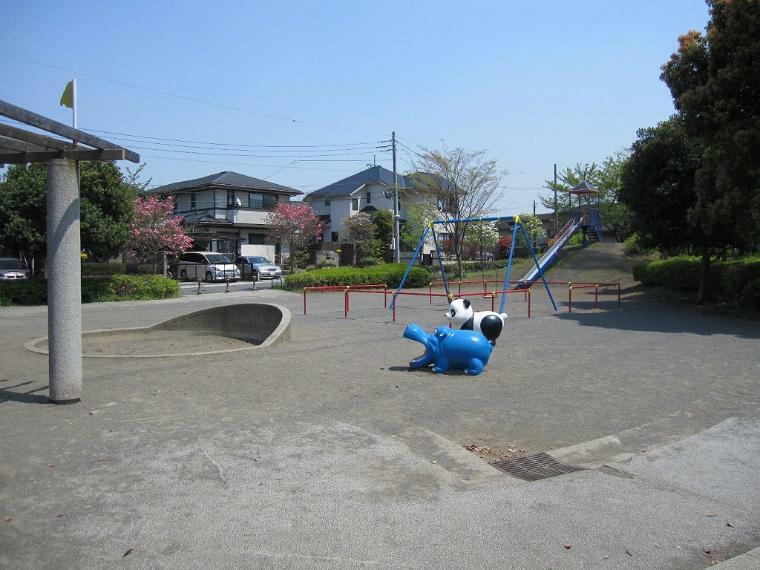 東山田あおぞら公園（●マンションの近くには大小さまざまいくつもの公園があり、緑が豊富で環境の良さが感じられます。遊具も設置されておりお子さまの普段使いの公園として重宝します！●）