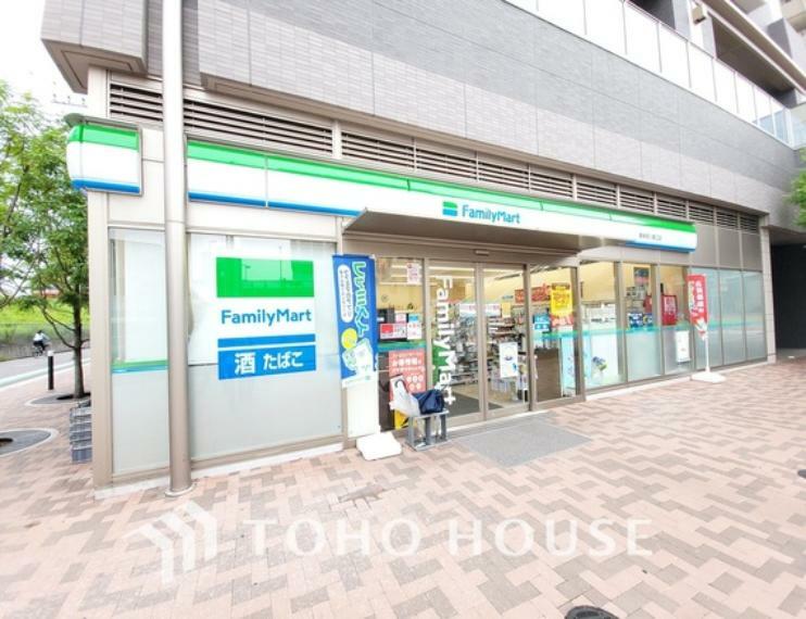 ファミリーマート 東神奈川東口店　距離650m