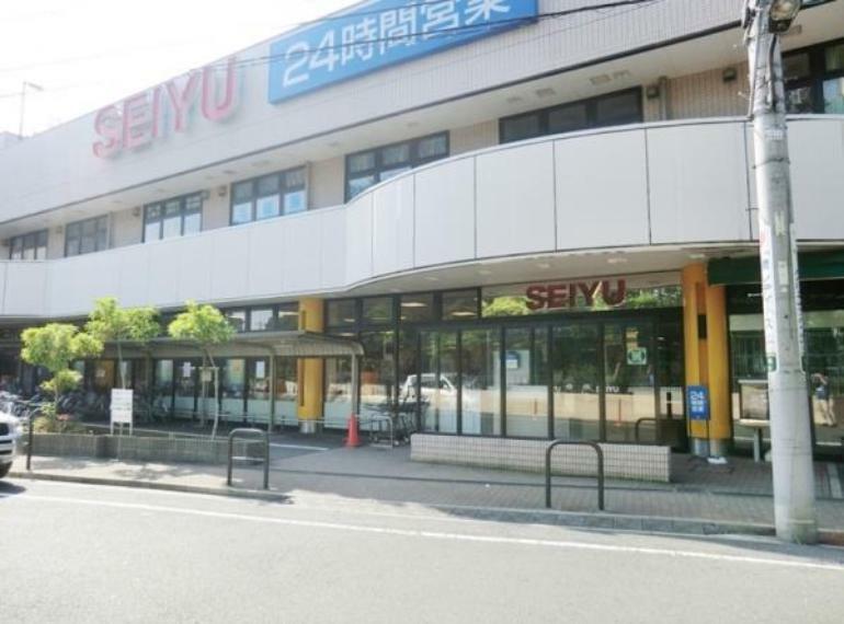 西友北綾瀬店　750m