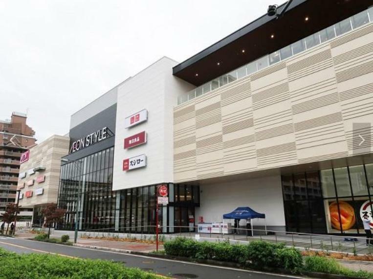 イオン天王町ショッピングセンター 充実した食品フロア、フードコートやカフェ・レストラン、ライフスタイルに関するブランド店が複数入ったショッピングセンター
