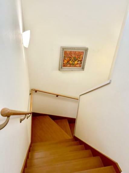 【リフォーム中】階段の写真です。クリーニングをいたします。
