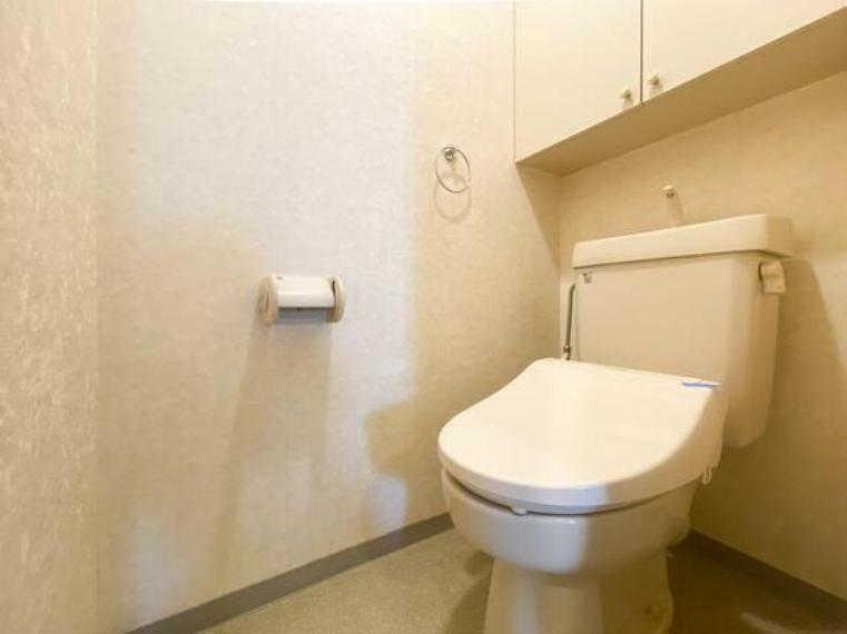 無駄のないレイアウトと清潔感、快適な使い勝手が光るトイレ空間です。