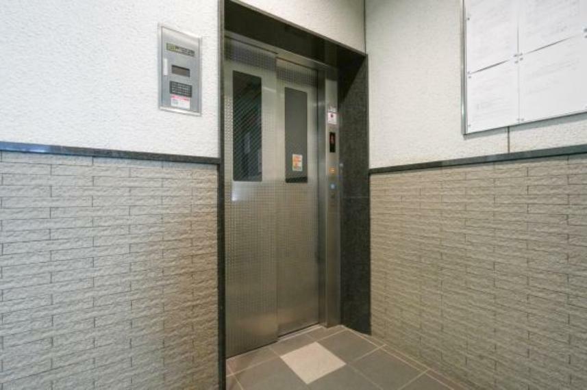 エレベーター　荷物の多い時などに便利なエレベーターを設置。快適なマンションライフをお楽しみいただけます。