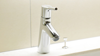 節水効果のある泡沫吐水口仕様のシングルレバー混合水栓。